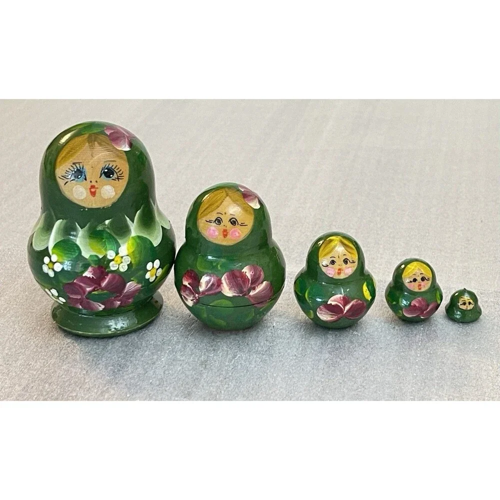 Russia Nesting Dolls Set of 5 Matryoshka Hand Painted Green Floral 2.75